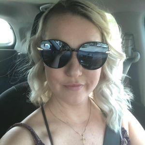 Meet your Posher, Stacy